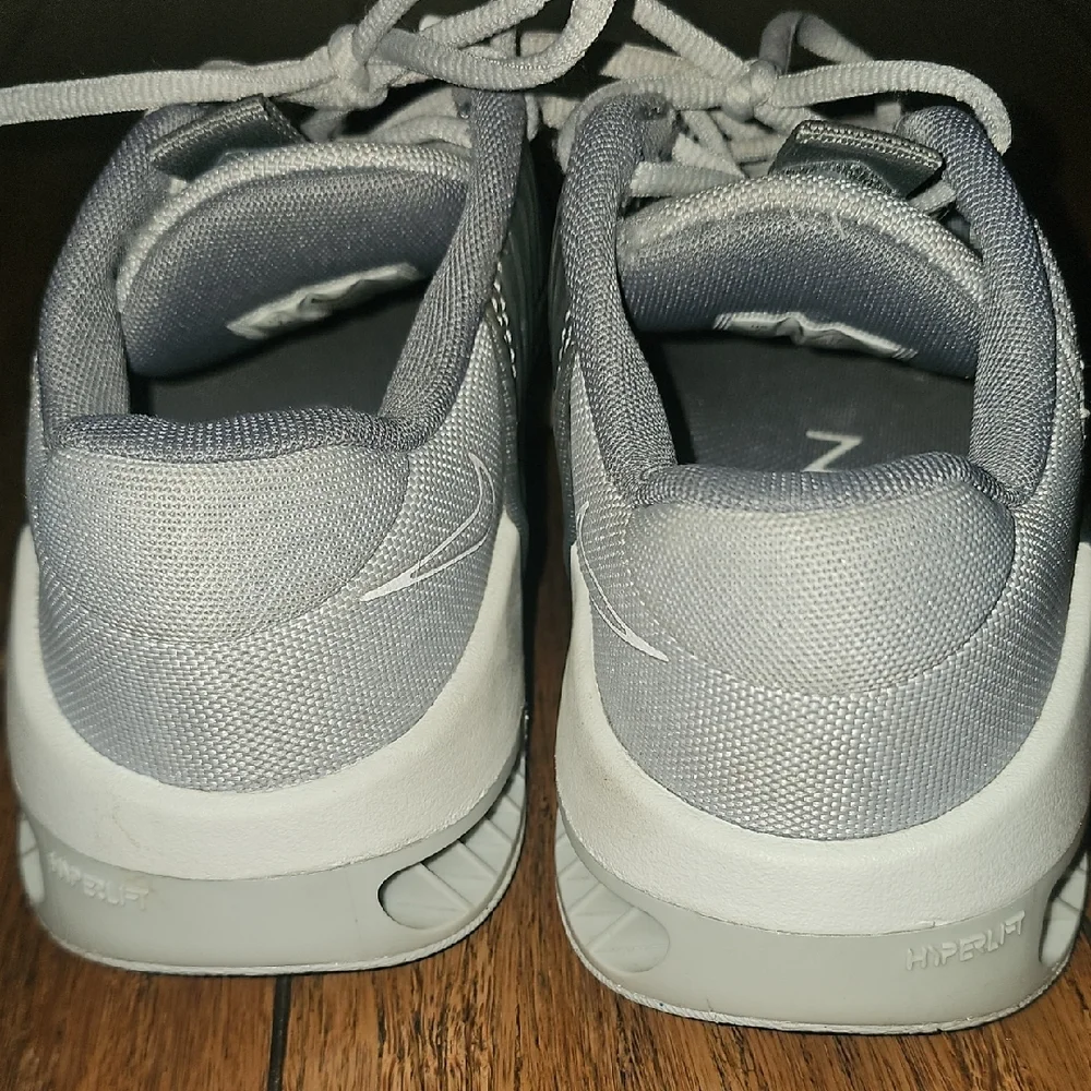 Nike Metcon 9 'Light Smoke Grey Sneakers